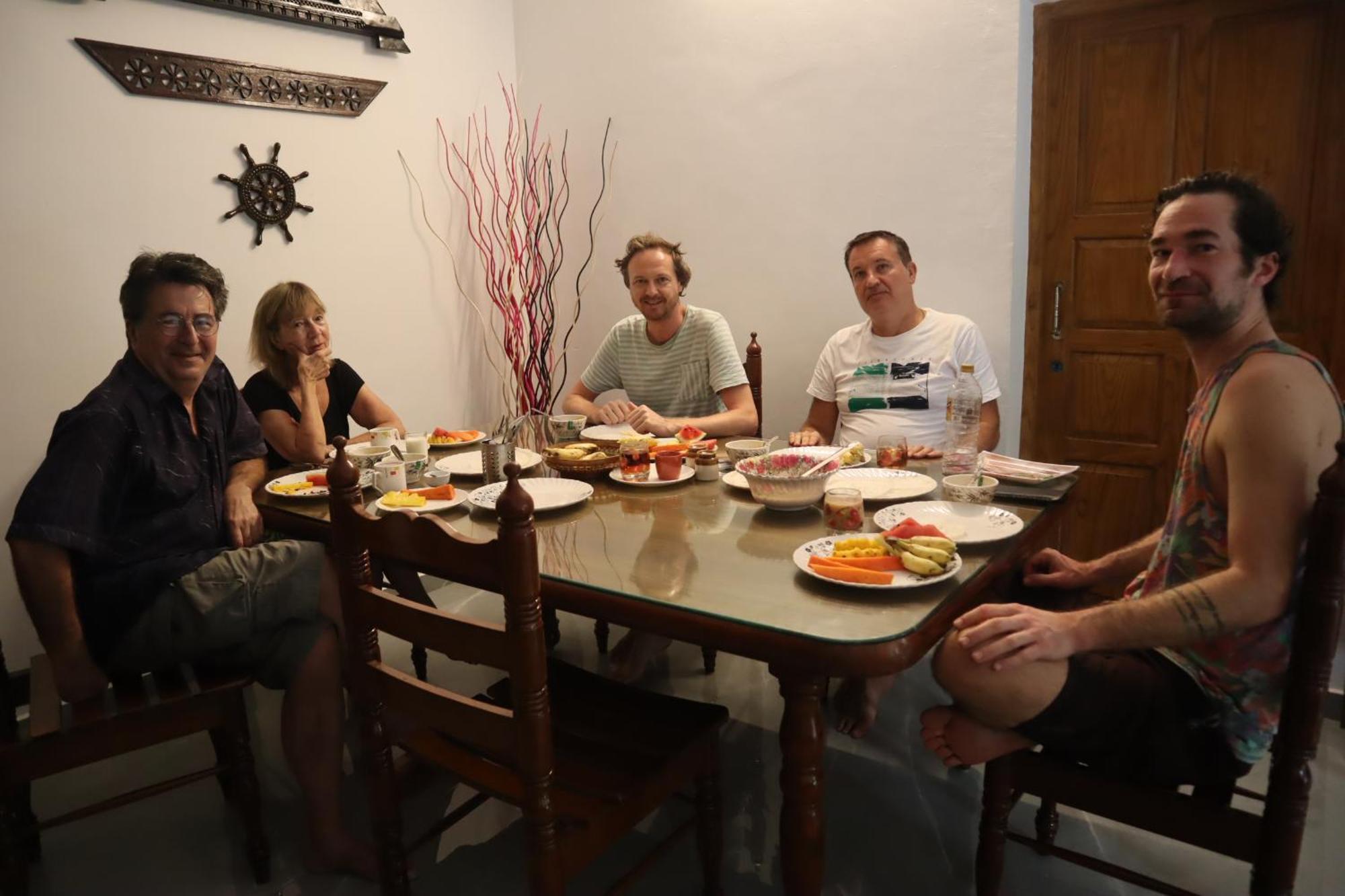 Guestland Homestay Kochi Eksteriør billede